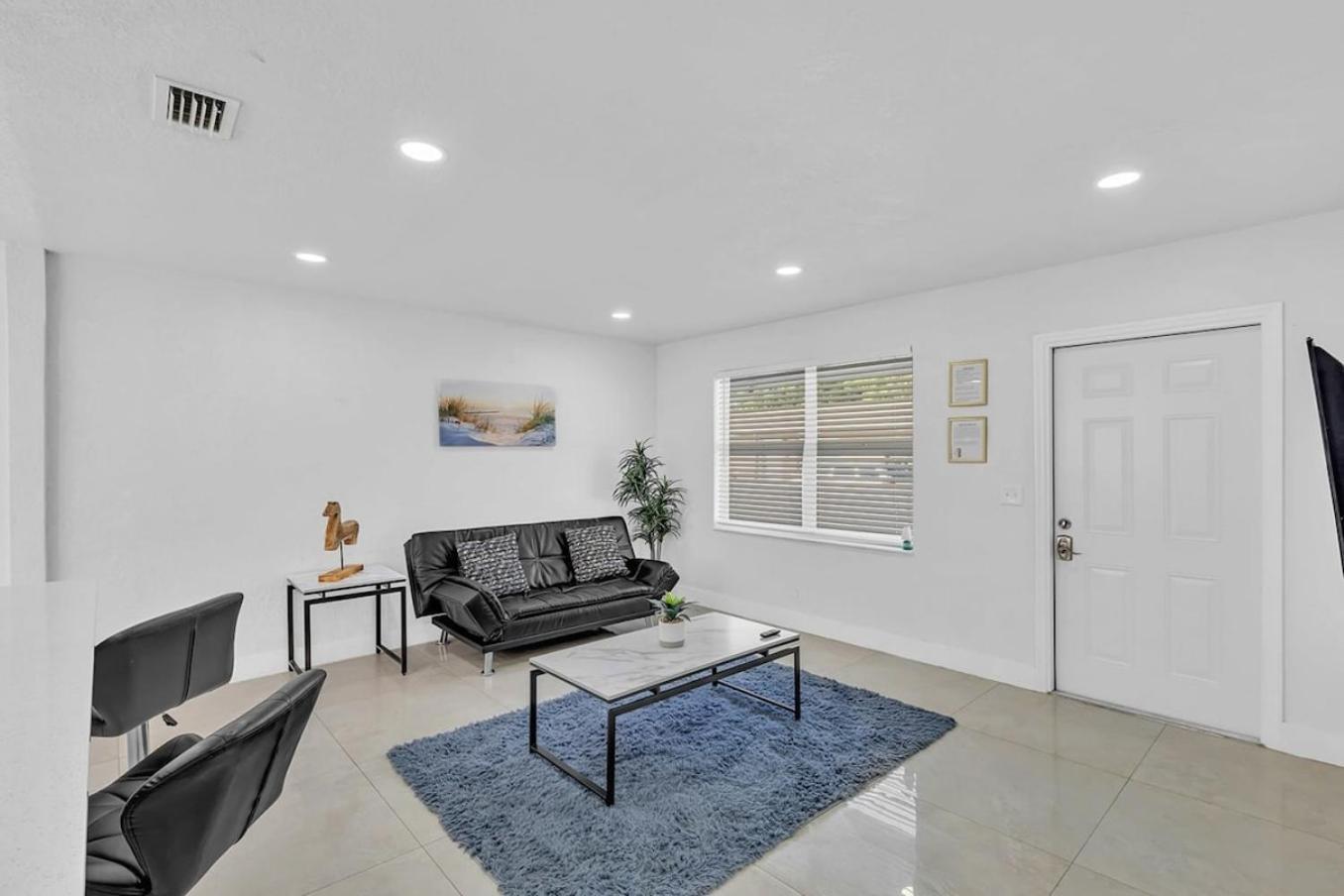 2 Bdrm Modern House Mins From Beach & Casino Hb1 Холандейл Бийч Екстериор снимка