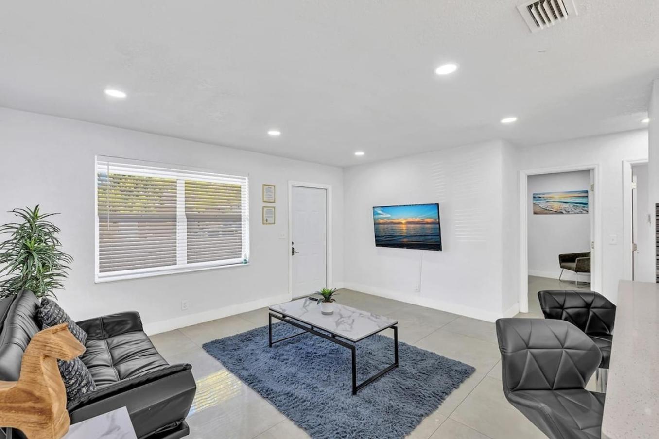 2 Bdrm Modern House Mins From Beach & Casino Hb1 Холандейл Бийч Екстериор снимка