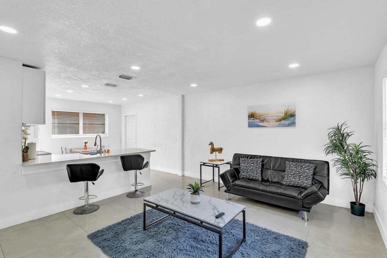2 Bdrm Modern House Mins From Beach & Casino Hb1 Холандейл Бийч Екстериор снимка
