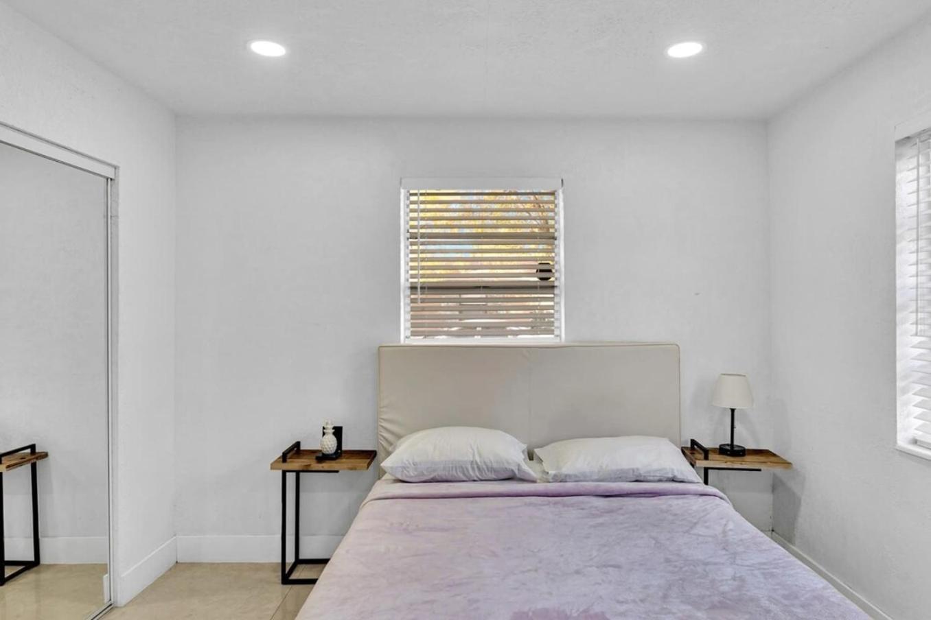 2 Bdrm Modern House Mins From Beach & Casino Hb1 Холандейл Бийч Екстериор снимка