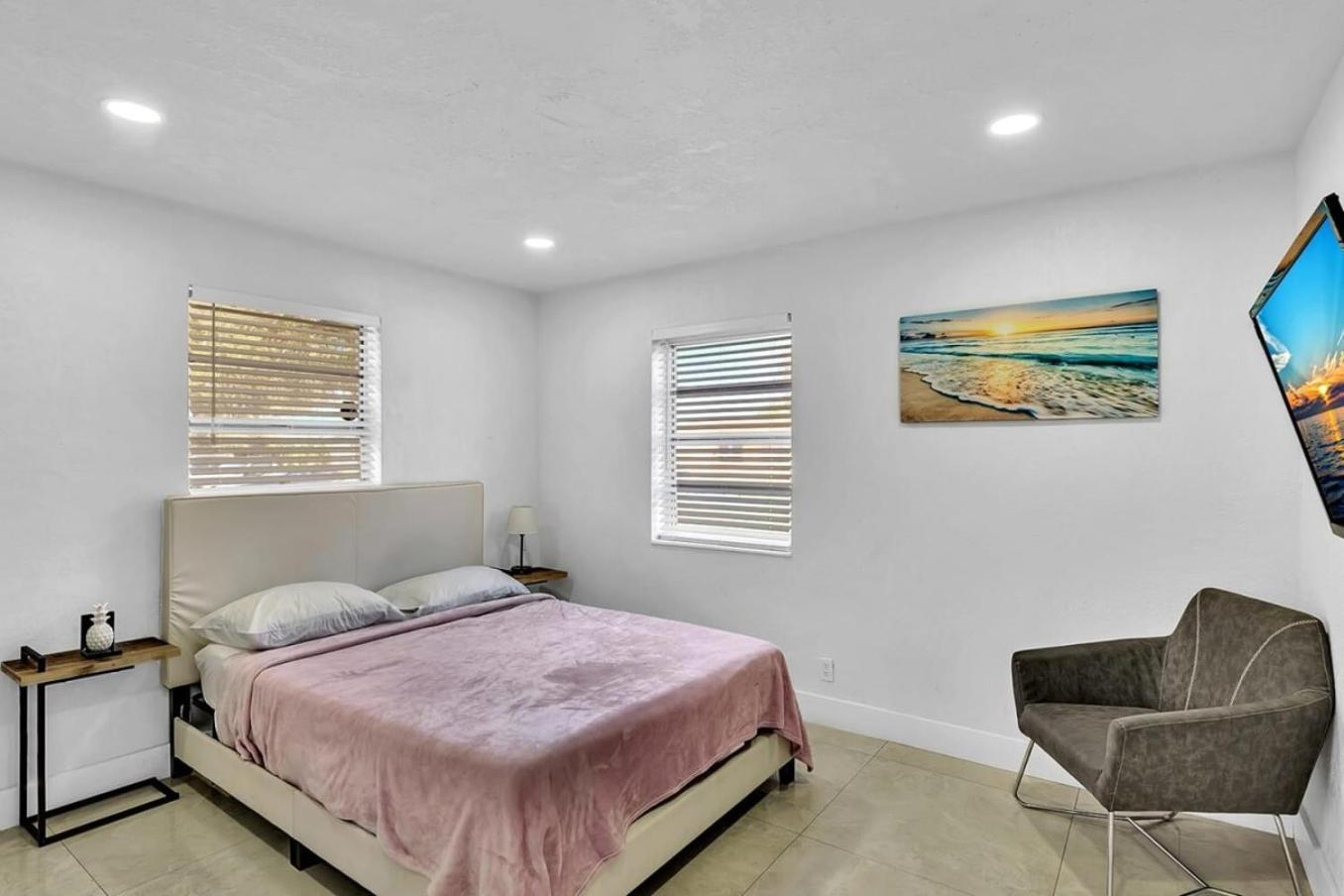 2 Bdrm Modern House Mins From Beach & Casino Hb1 Холандейл Бийч Екстериор снимка
